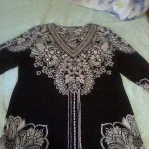 JM Collection Black Flower Long Blouse (2x)